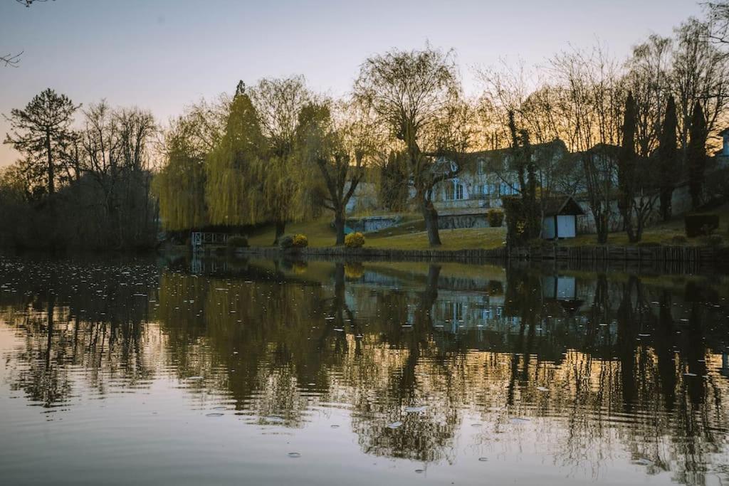 Le Chalet Du Bout Du Monde, En Bord De Riviere ! Grez-sur-Loing Exterior foto