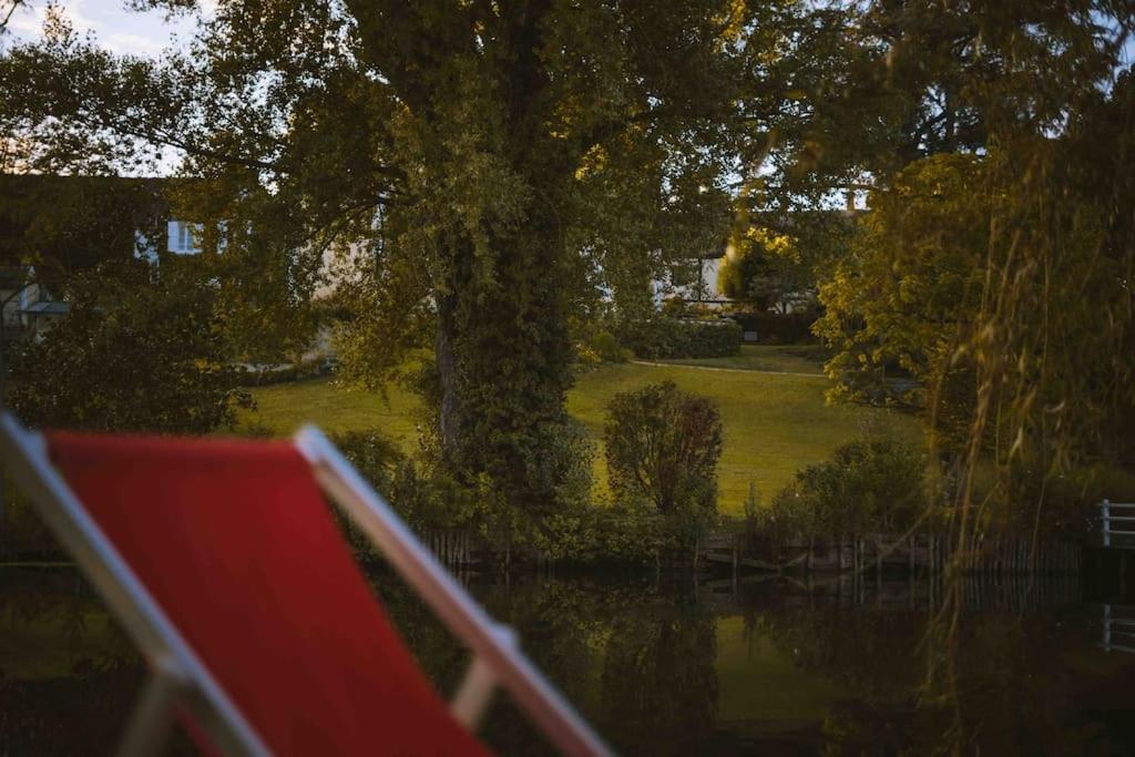 Le Chalet Du Bout Du Monde, En Bord De Riviere ! Grez-sur-Loing Exterior foto